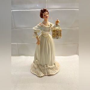 Lenox figurine Gift if Song in Orig box. Beauty but she is missing a finger.